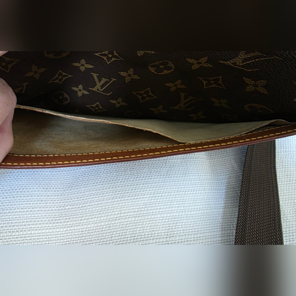 Louis Vuitton Sac Reporter GM in Monogram Canvas with Adjustable Strap - Picture 14 of 16